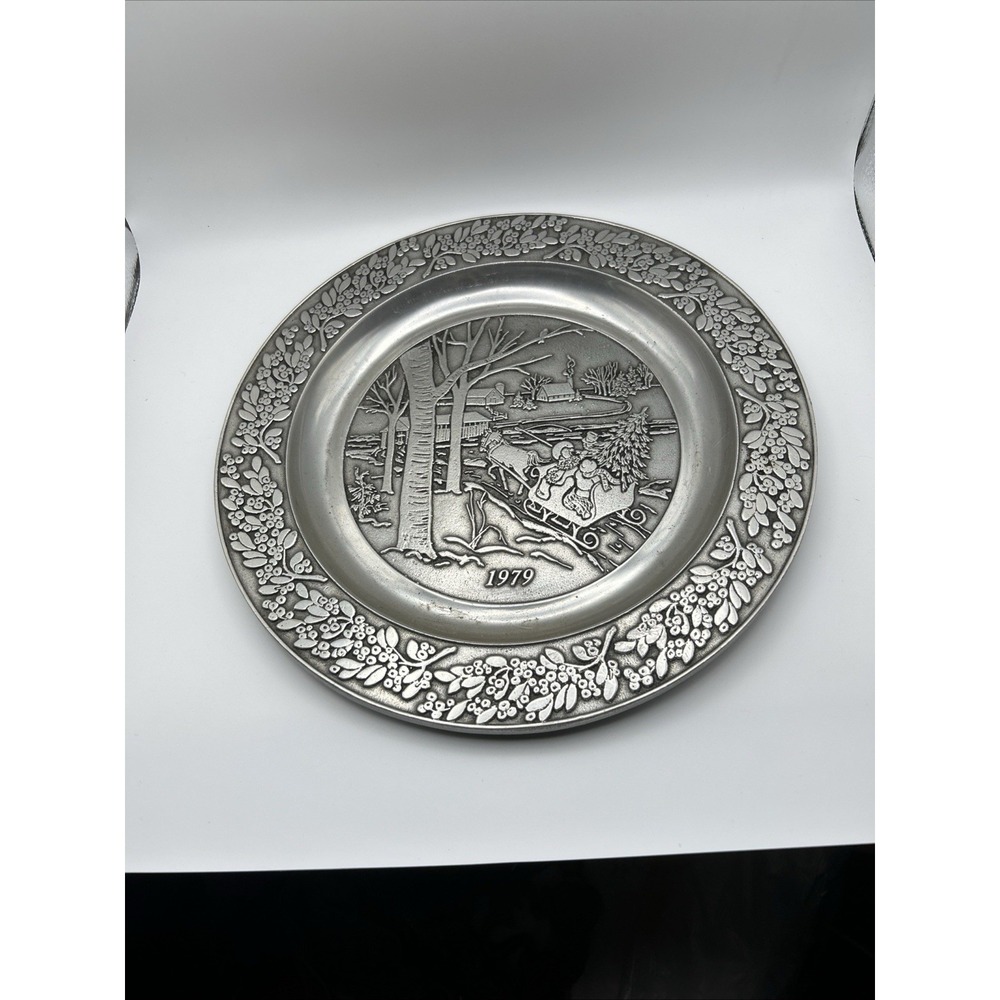 WILTON‎ Armetale 1979 CHRISTMAS Plate - Vintage Holiday Winter RWP PEWTER